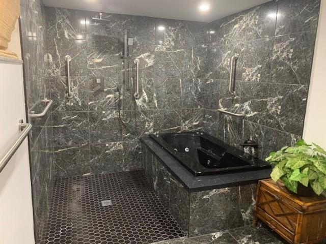Beautifully Renovated Summer Of 2020 Come And Enjoy This Lovely Unit Cayo Hueso Exterior foto