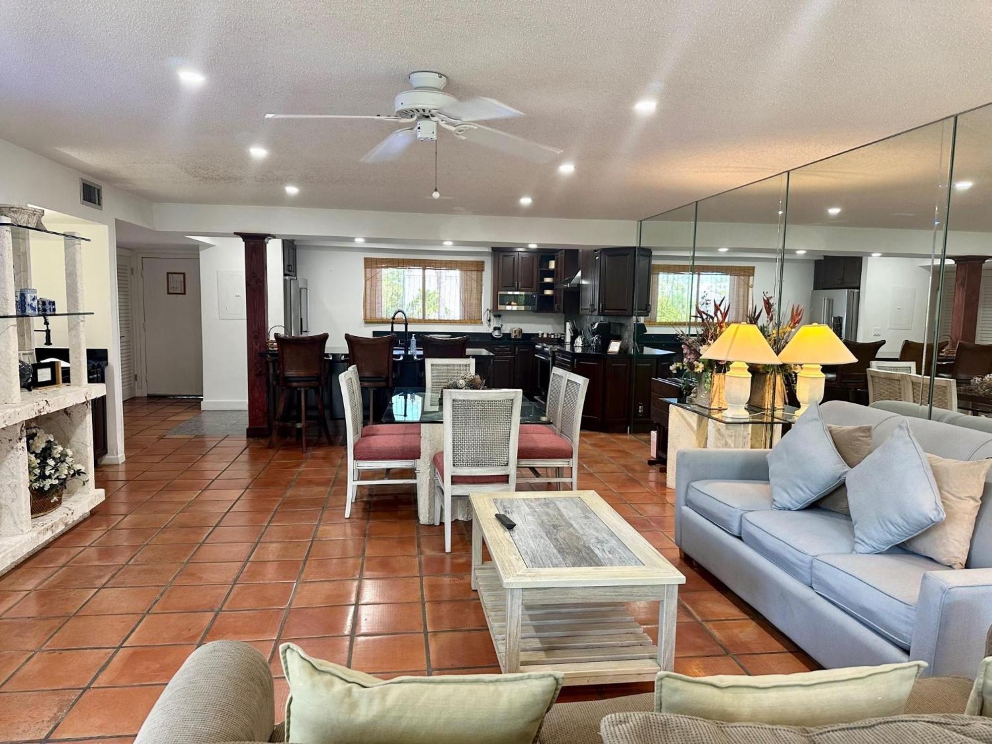 Beautifully Renovated Summer Of 2020 Come And Enjoy This Lovely Unit Cayo Hueso Exterior foto